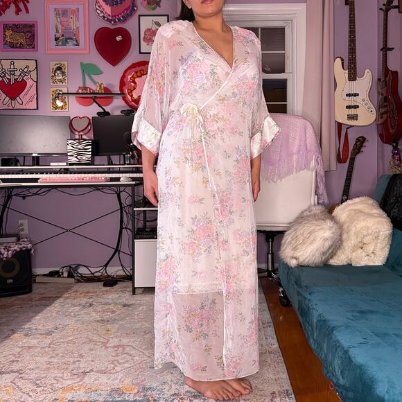 Vintage 80s sheer floral coquette robe - Picture 2 of 9